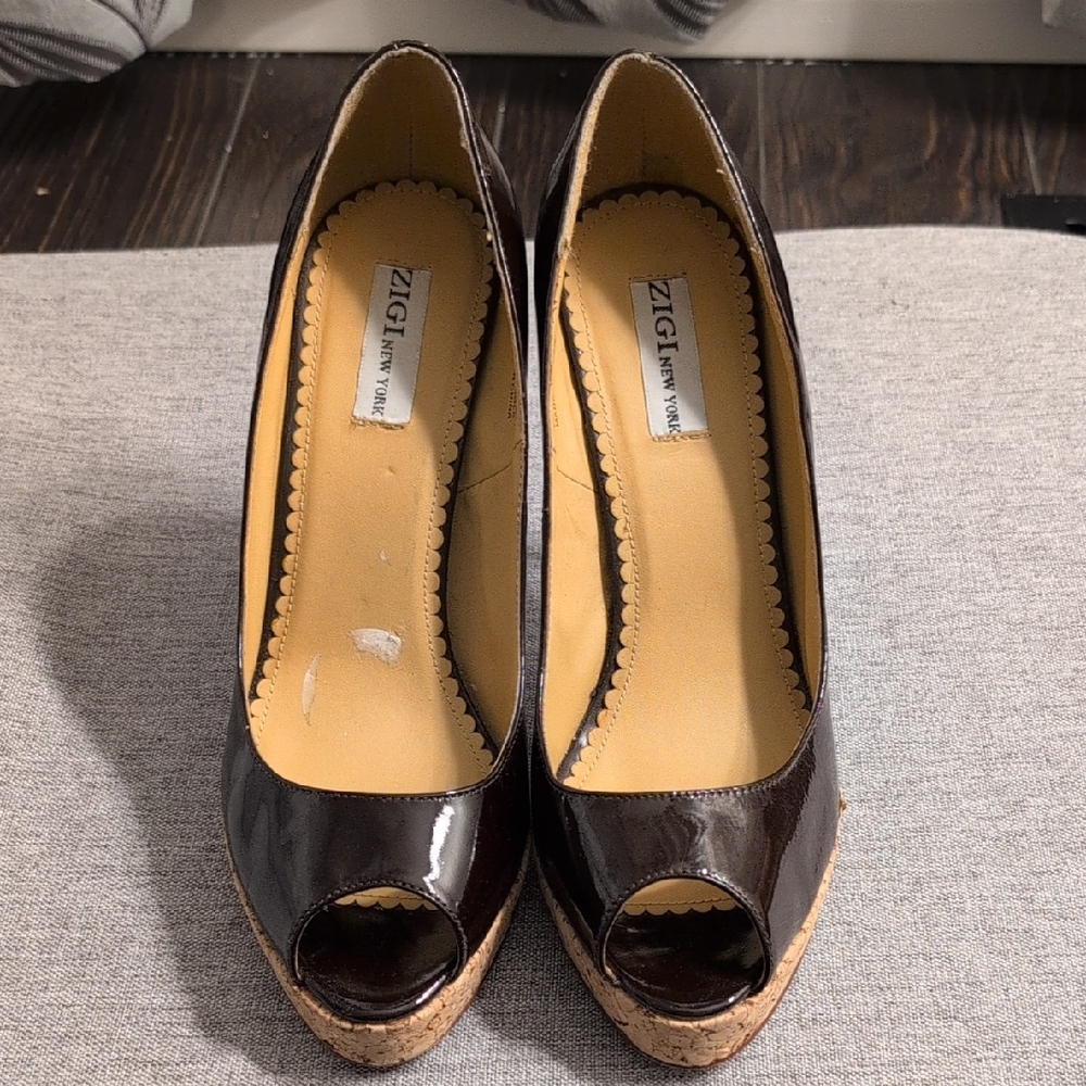 Zigi Soho Women's Brown Patent Peep Toe Wedges